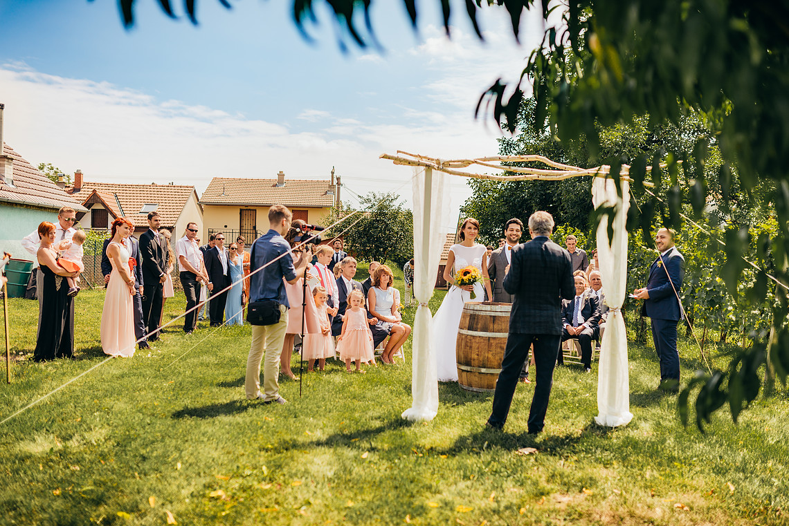 Svatba ve vinohradu, svatební fotografie Martin Kup na blogu Originální Svatba