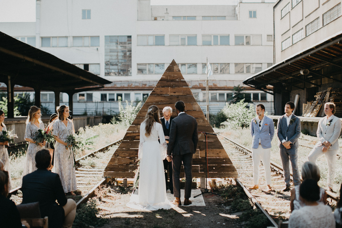 Industriální skandinávská svatba na blogu Originální Svatba
