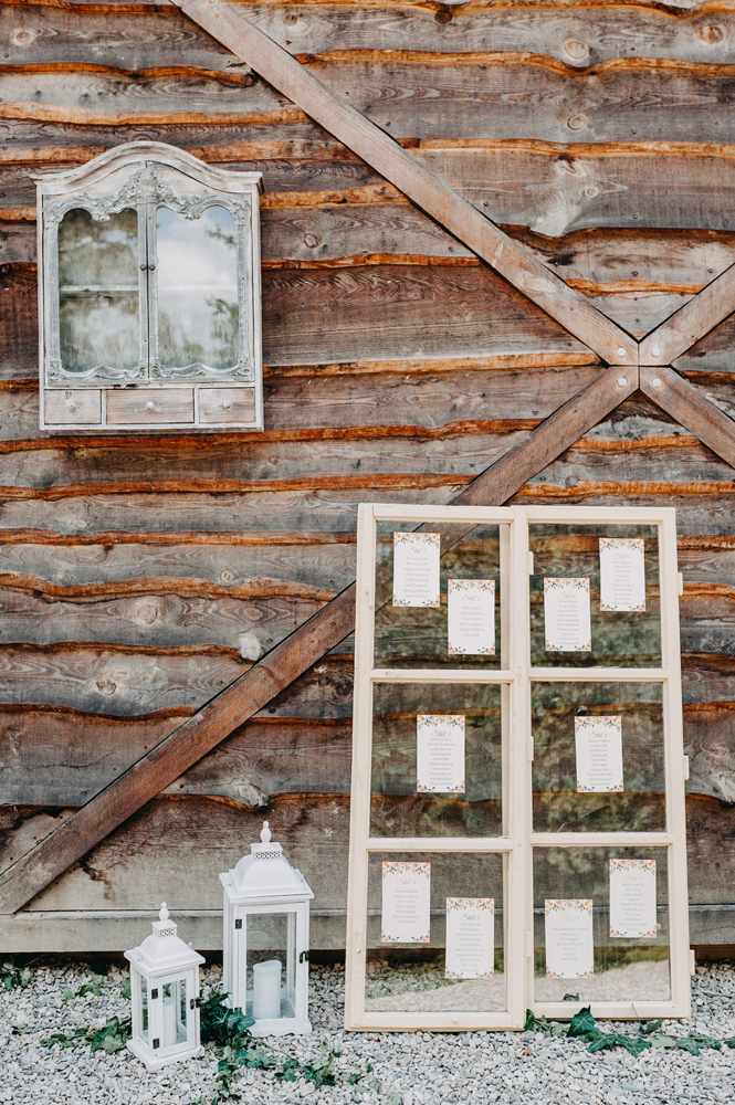 Bohémská svatba v stodole s barevnými detaily, fotografie HMfoto.sk, Moment v stodole, na blogu Originální Svatba